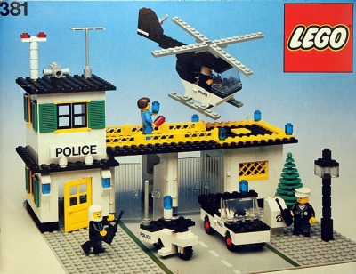 LEGO 381-Police-Headquartes