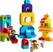10895 Emmet and Lucy's Visitors from the DUPLO Planet